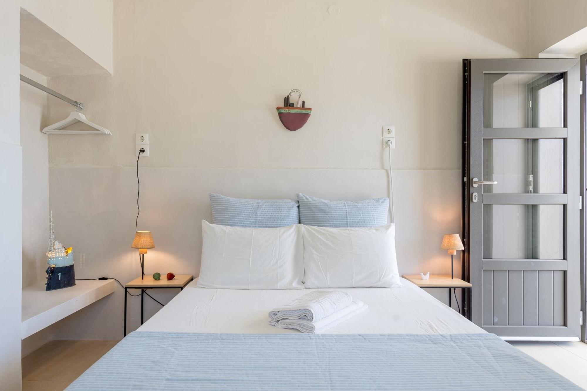 Emily Hotel Vári Eksteriør billede