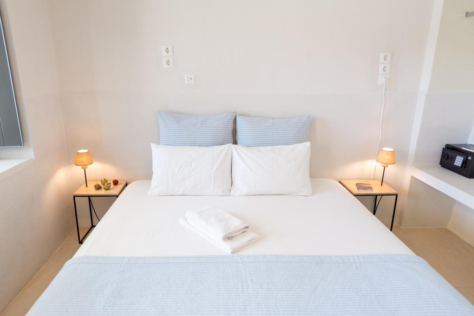 Emily Hotel Vári Eksteriør billede