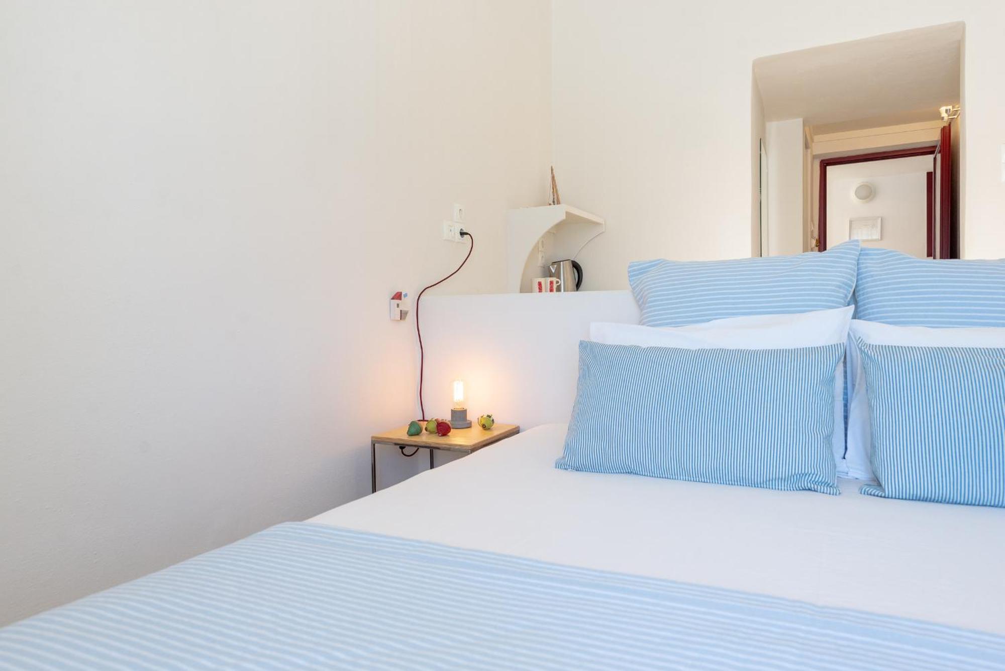 Emily Hotel Vári Eksteriør billede